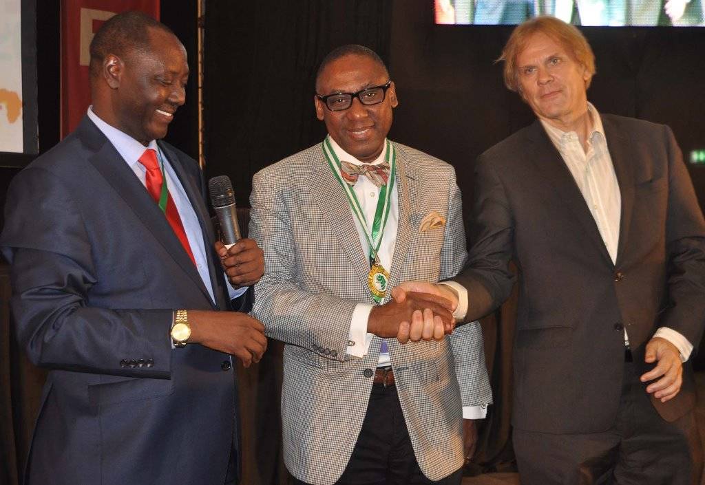 Bart de Vries, President of the International Public Relations Association (IPRA) (right) congratulating Yomi Badejo-Okusanya, the new President of the African Public Relations Association (APRA), while Peter Mutie, outgoing APRA President acknowledges, at the just concluded APRA Calabar 2016 Conference